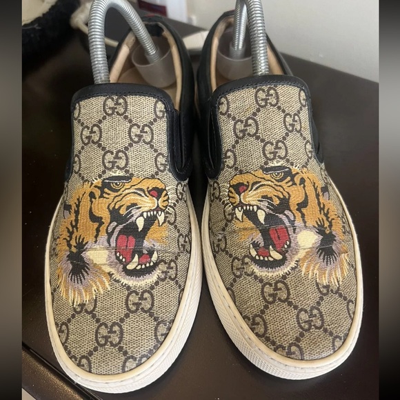 Gucci Other - ✨Gucci GG Supreme Monogramm Canvas Angry Tiger Slipper✨ US 5/6.5